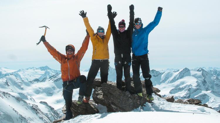 Am Gipfel Des Cevedale Auf Der Skitourenwoche Um Die Zufallhu Tte