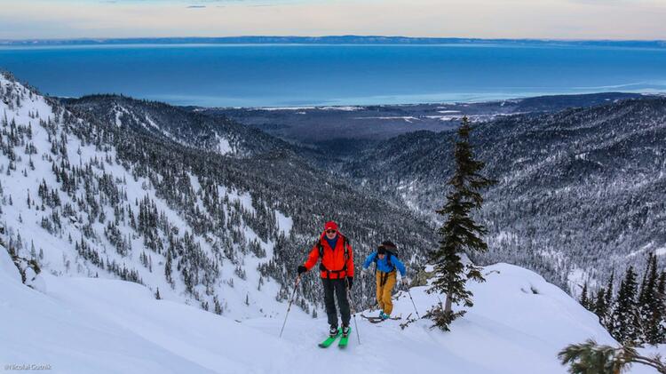 Bei Den Skitouren In Sibirien Immer Im Blick Der Baikalsee