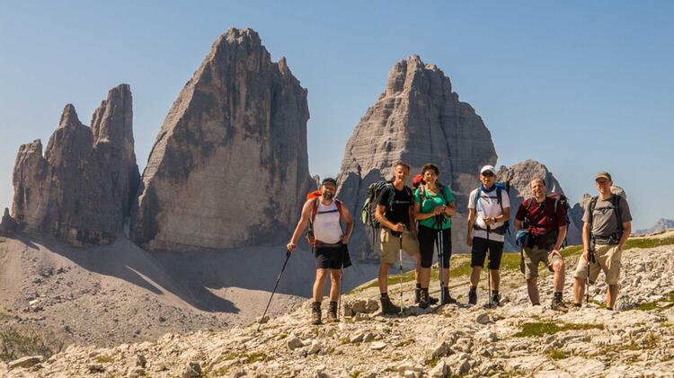 Das Ziel Der Alpenueberquerung Sind Die Drei Zinnen
