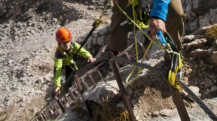 Gefuehrter Klettersteig Mit Kinder Zur Alpspitze
