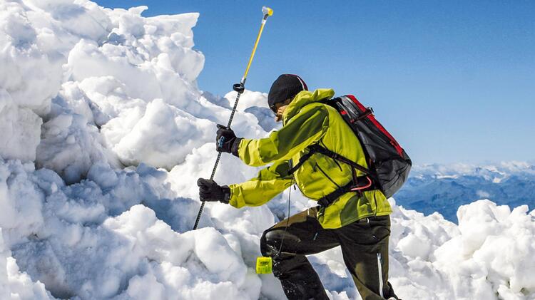 Richtig Sondieren Lernen Am Skitourenkurs