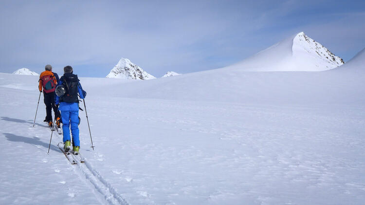 Skitourengeher Im Aufstieg