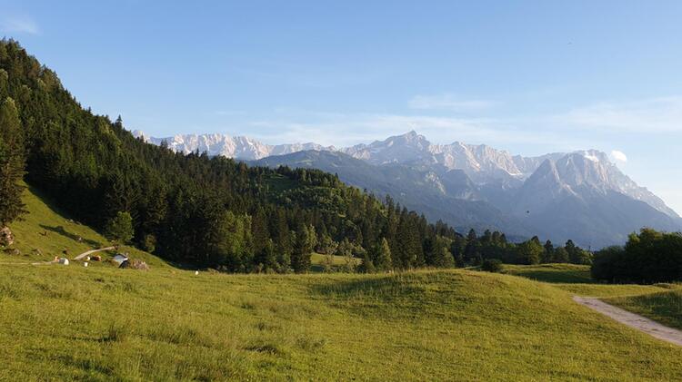 Wandern In Garmisch Partenkirchen Mit Blick Zugspitze