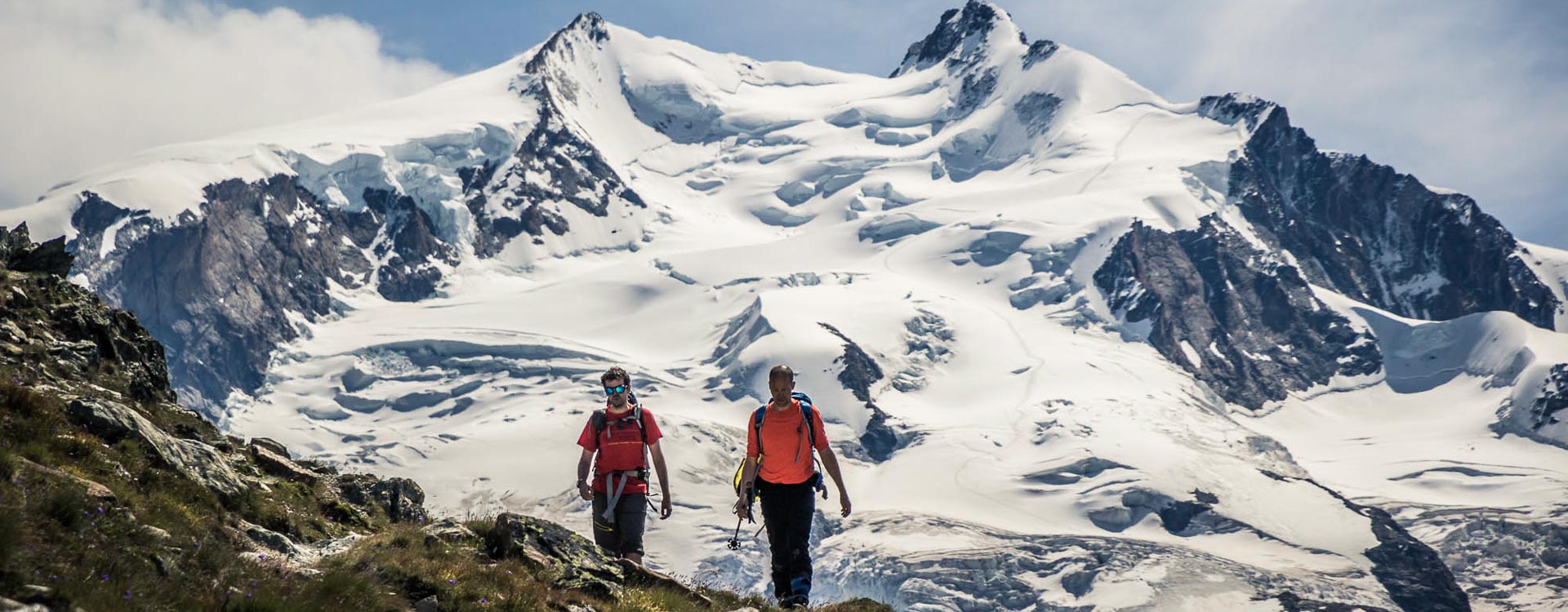 Wandern rund um die Berge in Zermatt mit Blick auf die Viertausender Wandern rund um die Berge in Zermatt mit Blick auf die Viertausender