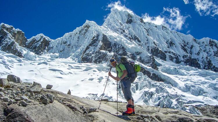 Weg Ueber Den Gletscher Vom Base Camp Zum Hochlager Des Alpamayo